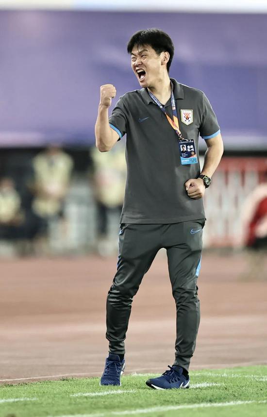 开云注册入口-关于关键时刻体能课后，圣安东尼奥马刺防线松动备战中超，压力陡增，团队化学反应显著的信息